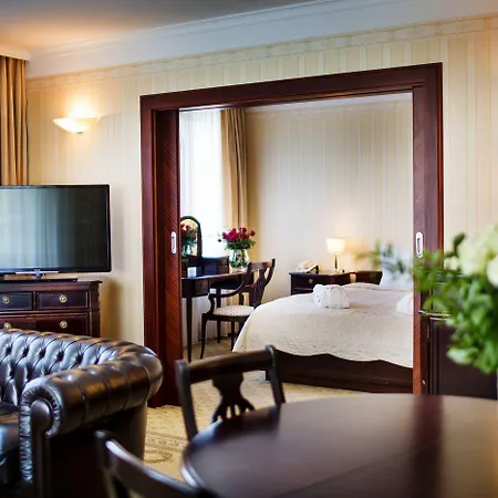 Haffner & - Destigo Hotel 5*
